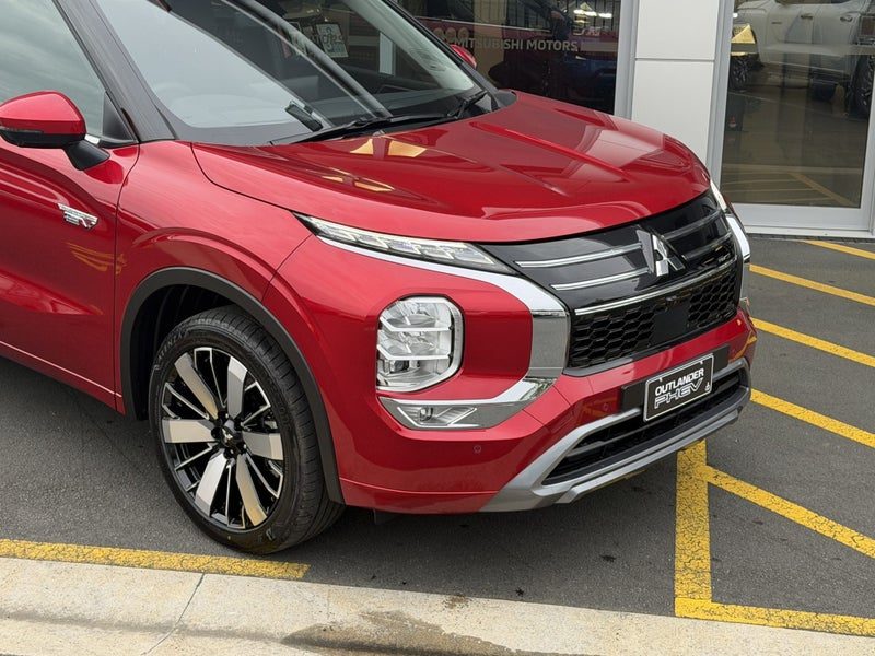 2026 Mitsubishi Outlander VRX 7 Seater, photo 2