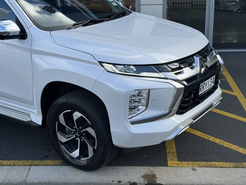2024 Mitsubishi Pajero Sport VRX 7 Seater, photo 2