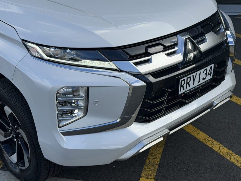 2024 Mitsubishi Pajero Sport VRX 7 Seater, photo 3