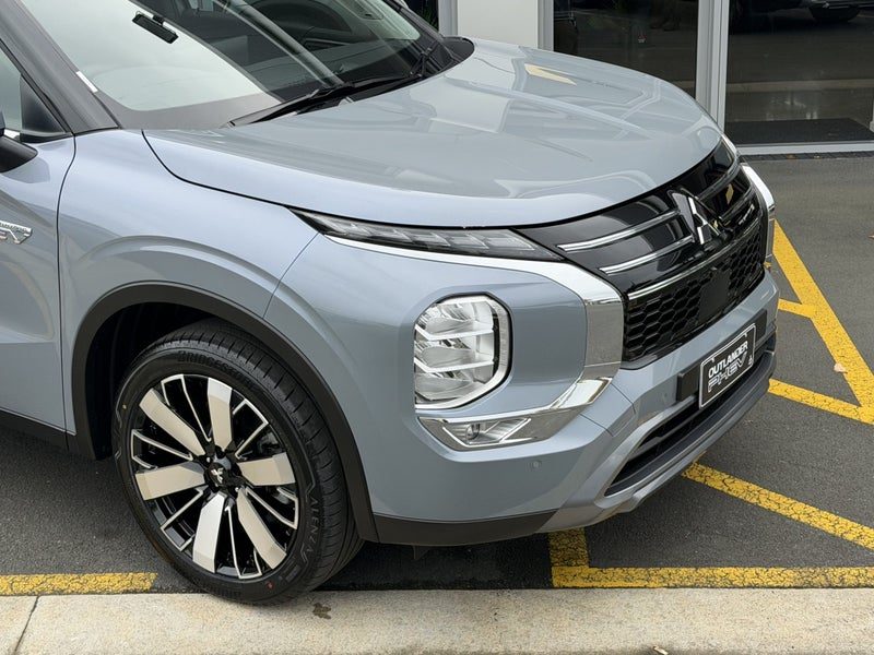 2026 Mitsubishi Outlander XLS 7 Seater, photo 2