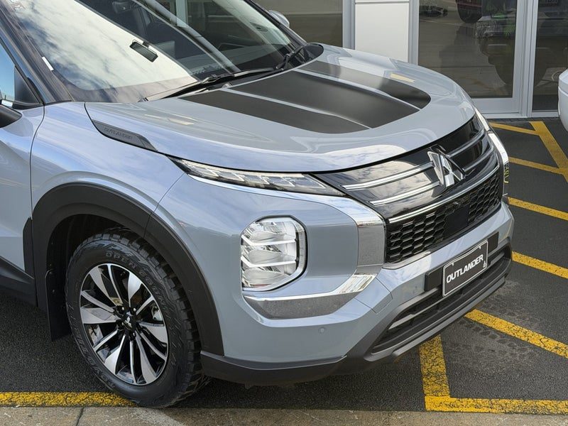 2026 Mitsubishi Outlander LS 5 Seater, photo 2
