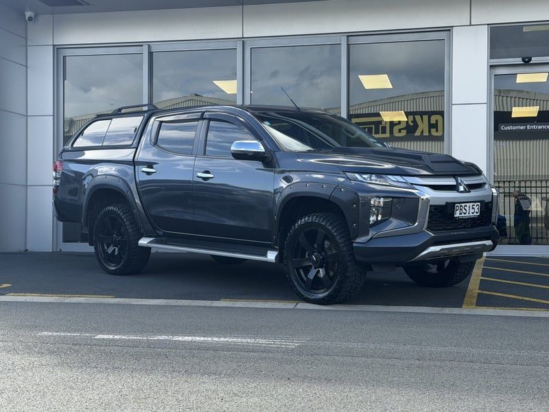 2022 Mitsubishi Triton GLXR