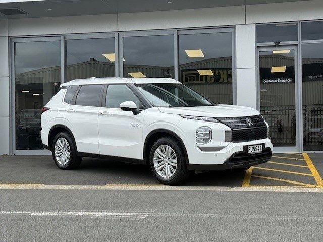2022 Mitsubishi Outlander LS 5 Seater