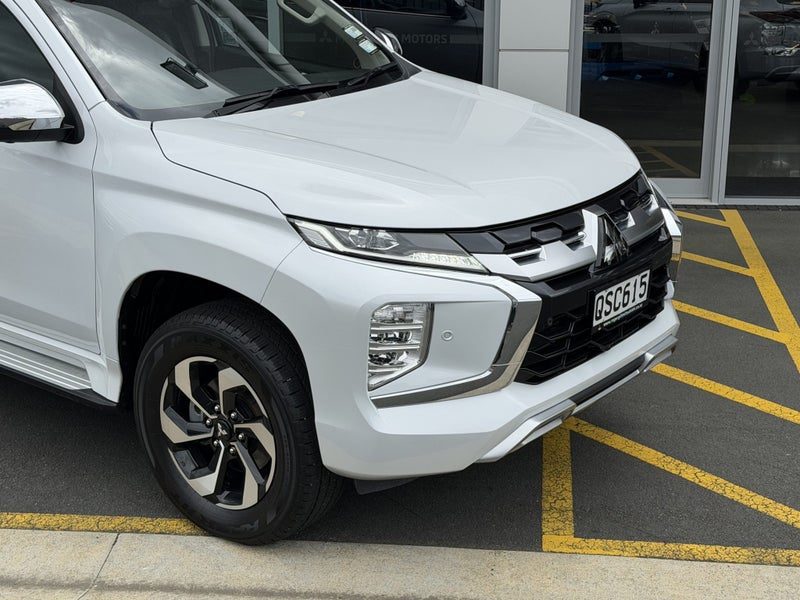 2024 Mitsubishi Pajero Sport VRX 7 Seater, photo 3