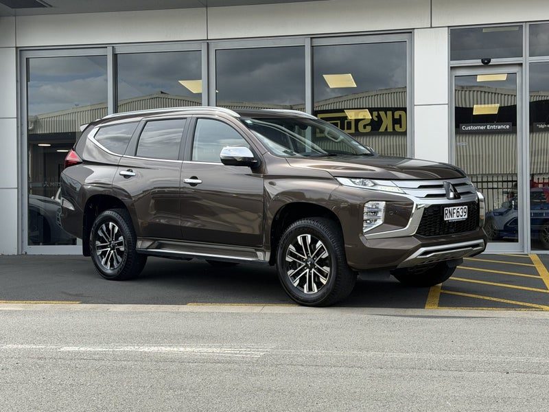 2023 Mitsubishi Pajero Sport VRX 7 Seater