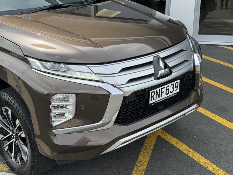 2023 Mitsubishi Pajero Sport VRX 7 Seater, photo 3