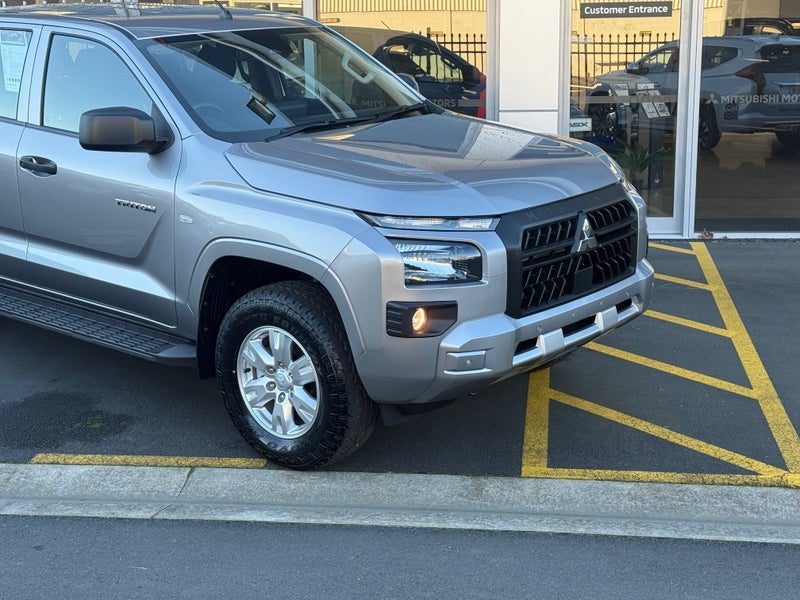 2025 Mitsubishi Triton GLX, photo 2