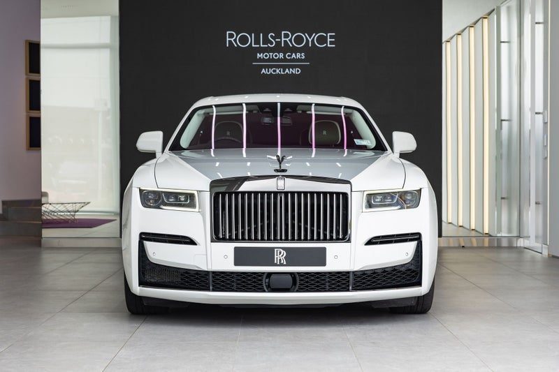 2023 Rolls-Royce Ghost Black Badge Series II, photo 2