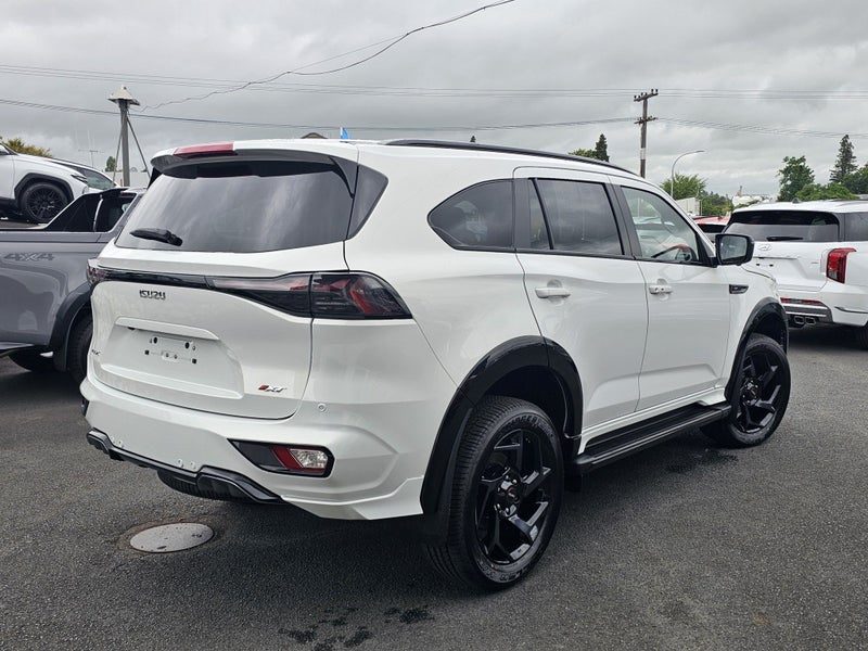 2026 Isuzu MU-X XT 3.0D, photo 3