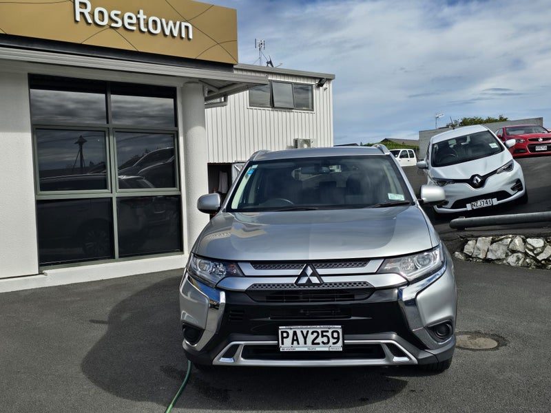 2022 Mitsubishi Outlander Ls 2.4P/Cvt, photo 2