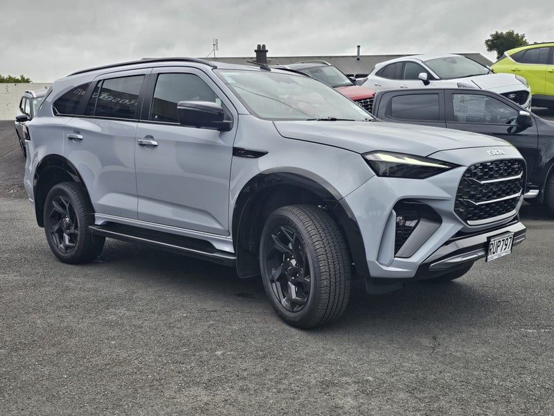 2026 Isuzu MU-X XT 3.0D, photo 2