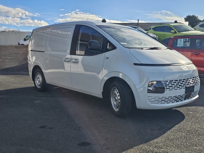 2026 Hyundai Staria Load Panel Van, photo 2