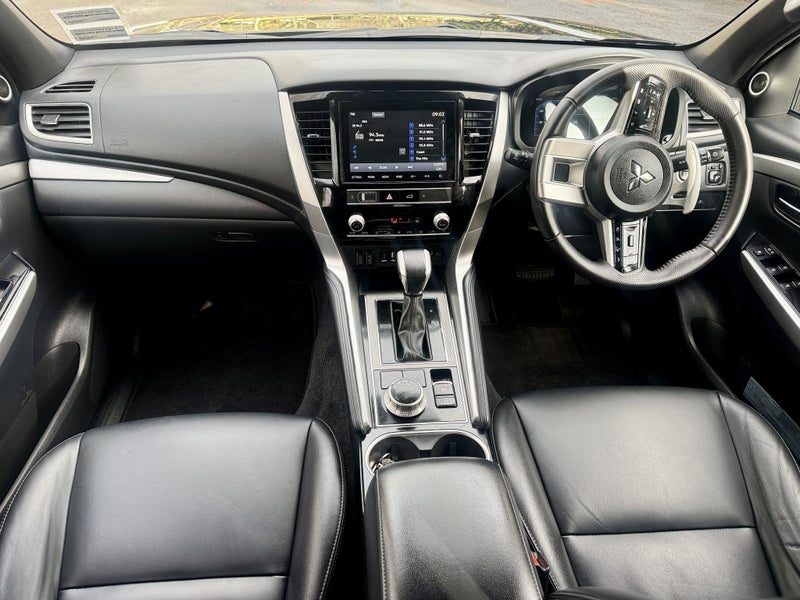 2025 Mitsubishi Pajero Sport VRX, photo 2