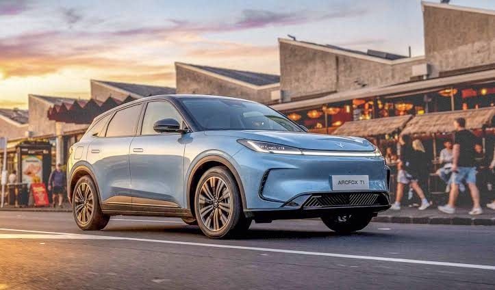 2026 Arcfox T1 Premium, photo 3