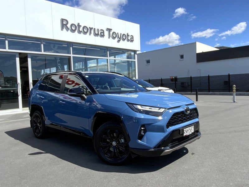 2025 Toyota RAV4 XSE - Great colour & Certified!
