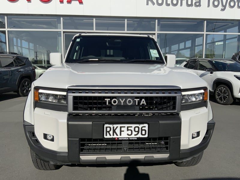 2025 Toyota Land Cruiser Prado GXL, photo 2