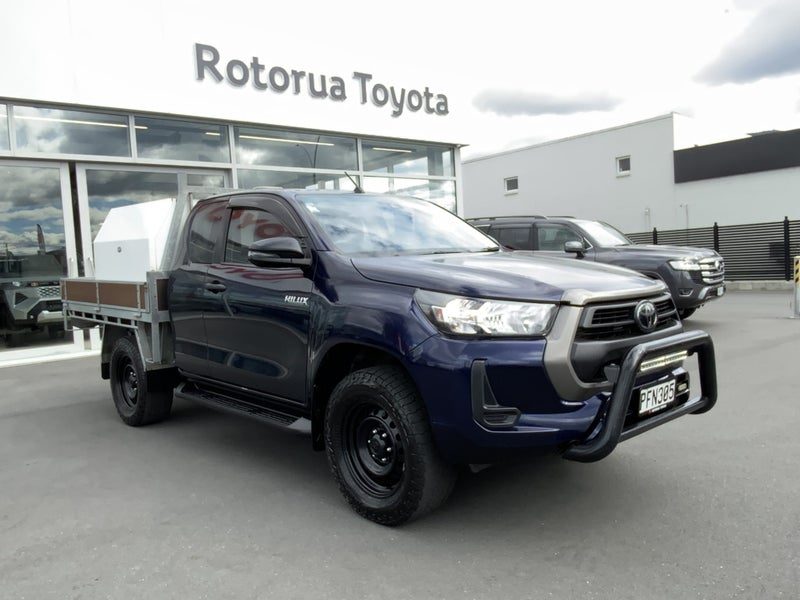 2022 Toyota Hilux SR