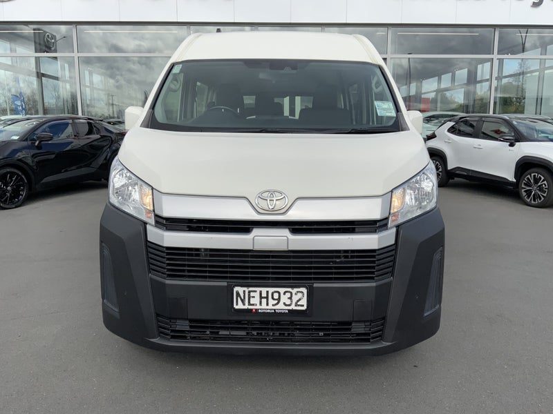 2020 Toyota Hiace 10 Seater Minibus, photo 3