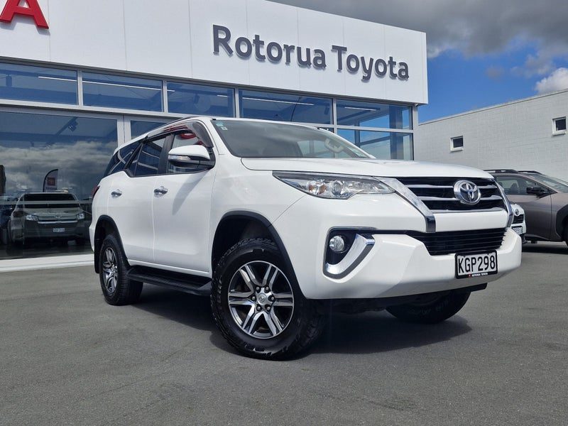 2016 Toyota Fortuner GX 4X4 - 7 seater, great kms!