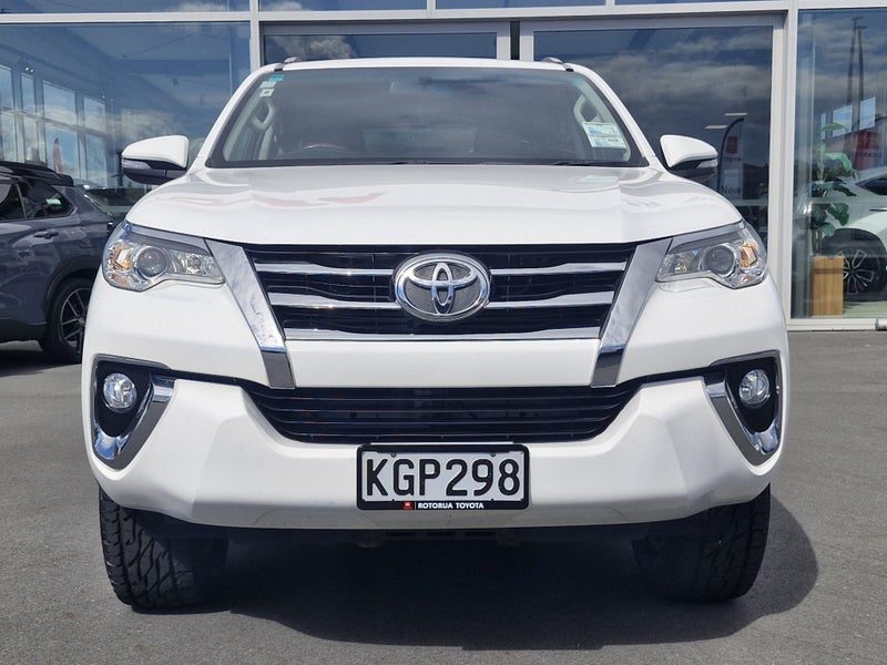 2016 Toyota Fortuner GX 4X4 - 7 seater, great kms!, photo 2