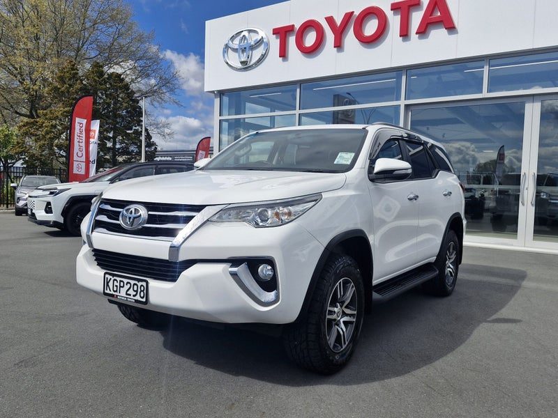 2016 Toyota Fortuner GX 4X4 - 7 seater, great kms!, photo 3