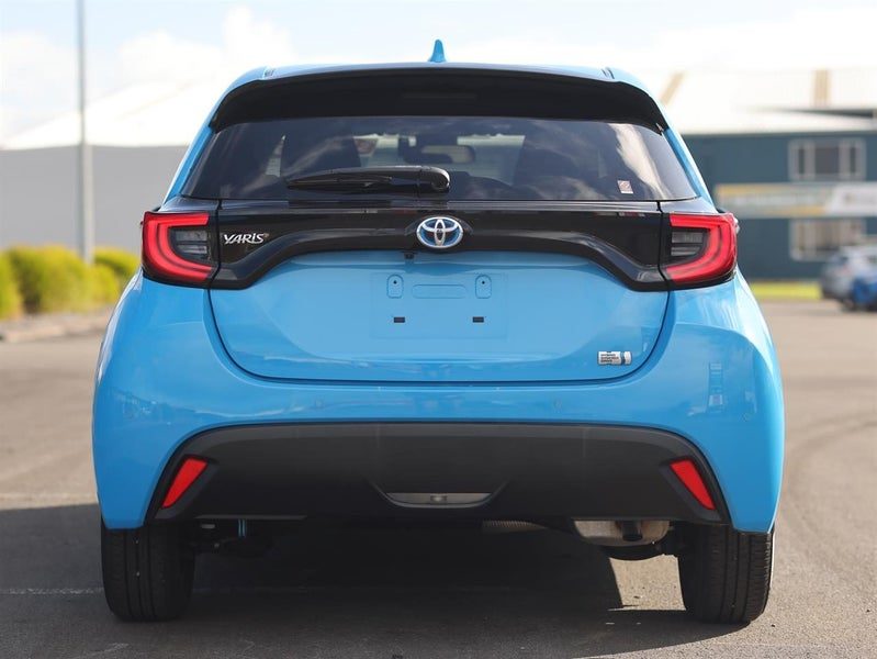 2020 Toyota Yaris Hybrid, photo 2