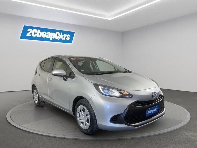 2021 Toyota Aqua Late Shape X, photo 3