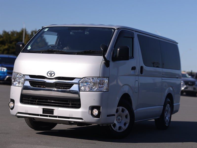 2021 Toyota Hiace DX GL, photo 3
