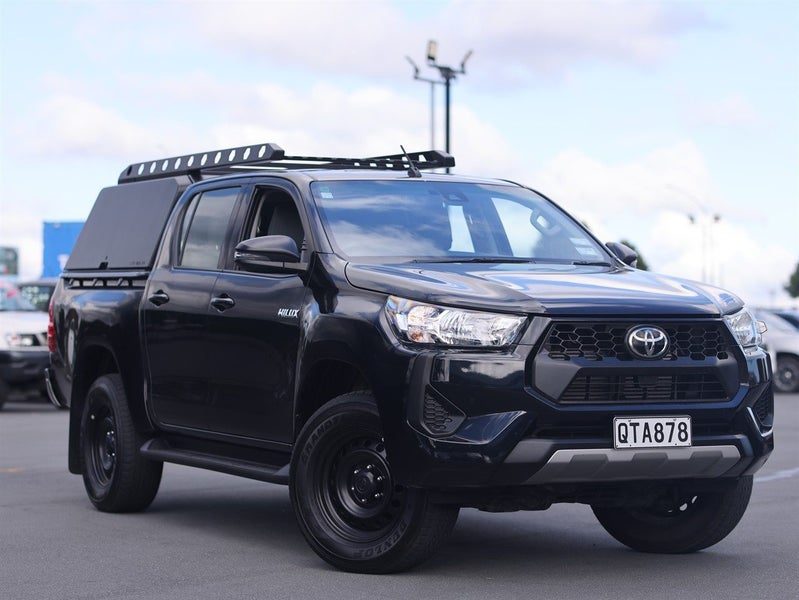 2024 Toyota Hilux SR HYBRID