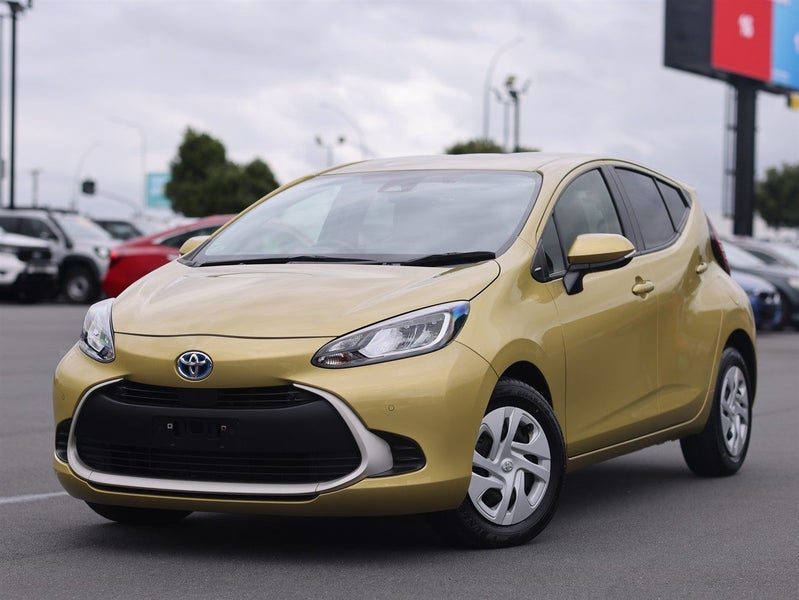 2022 Toyota Aqua S, photo 3