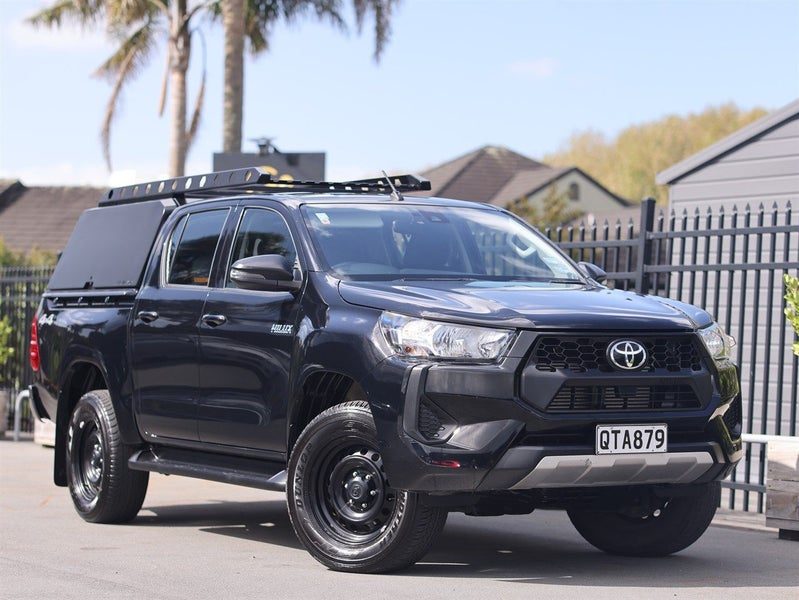 2024 Toyota Hilux SR HYBRID