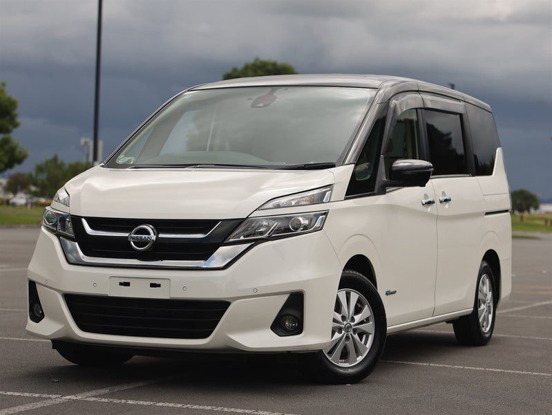 2017 Nissan Serena, photo 3