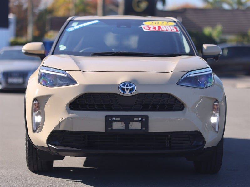 2022 Toyota Yaris Hybrid, photo 2