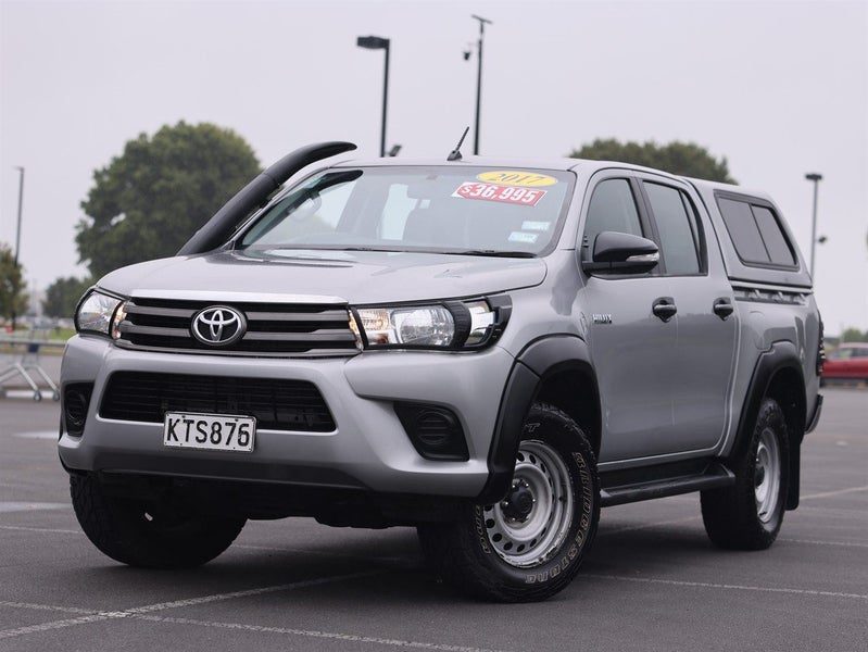 2017 Toyota Hilux SR 2.8DT D/C, photo 3