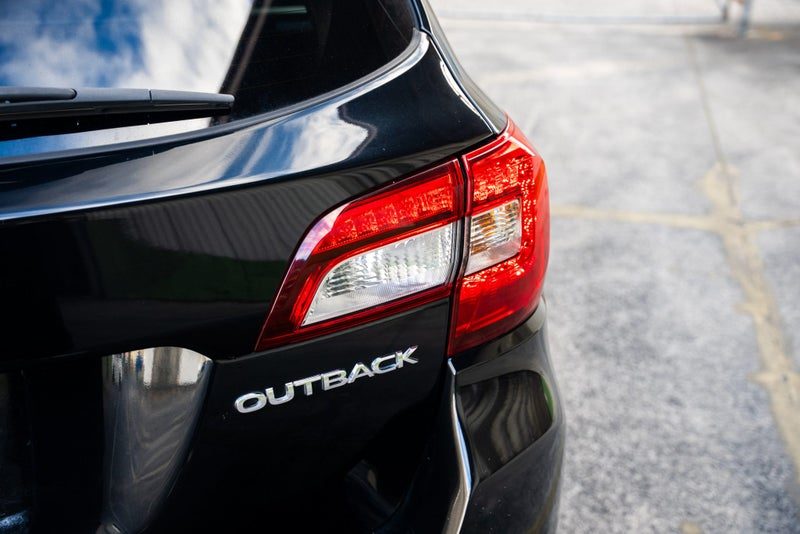 2015 Subaru Legacy Outback Limited | 2.5L AWD!, photo 2