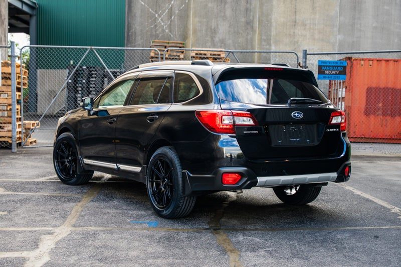 2015 Subaru Legacy Outback Limited | 2.5L AWD!, photo 3