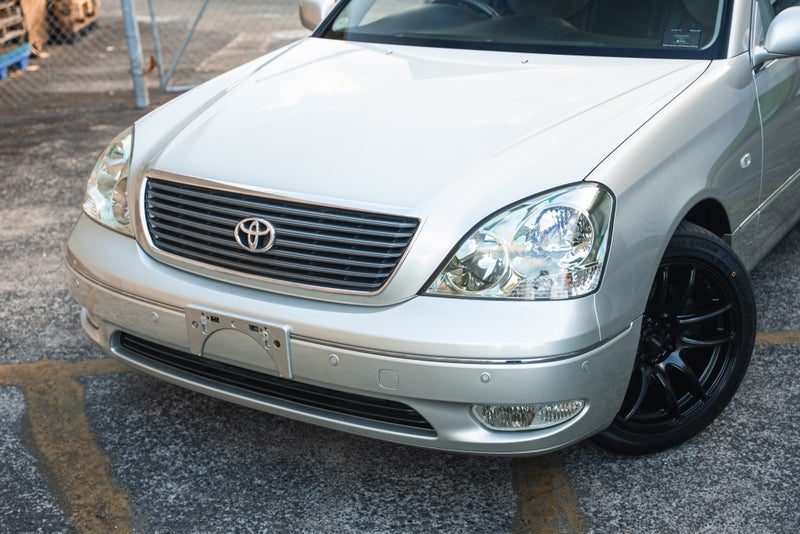 2002 Toyota Celsior Version ER | 4.3L V8 - LOW KMS, photo 2