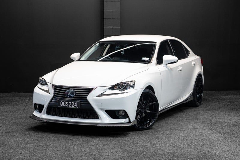 2014 Lexus IS 300h Version L - Hybrid