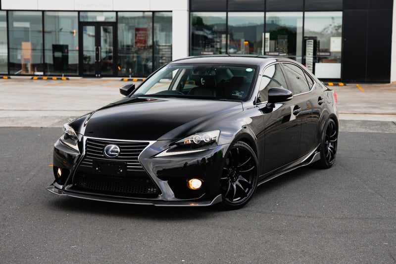 2013 Lexus IS 300h Stand out from the rest!