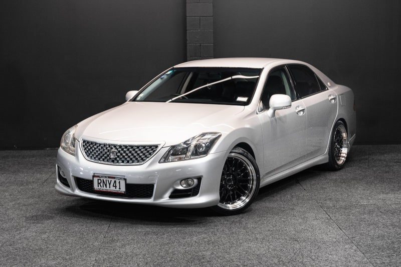 2008 Toyota Crown Athlete | Body Kit + New Wheels!