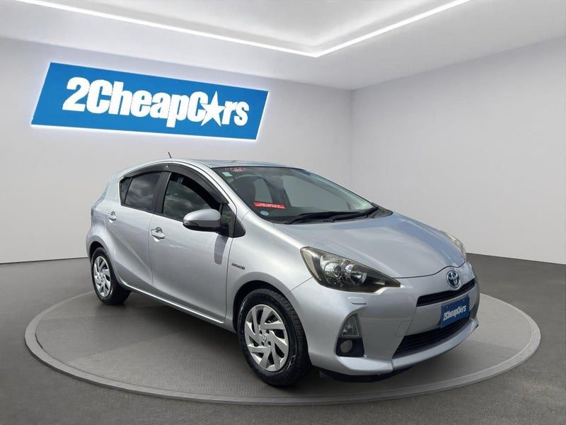 2013 Toyota Aqua S, photo 3