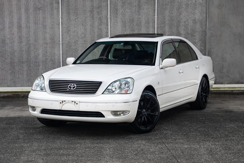 2002 Toyota Celsior 280BHP V8 w/SUNROOF!