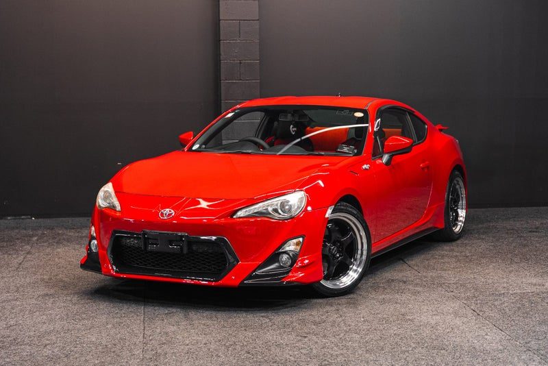 2014 Toyota 86 | Limited - Body Kit + New Wheels!!