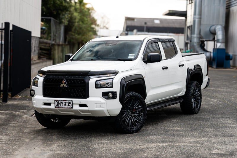 2024 Mitsubishi Triton GLX | 2.4L Turbo - LOW KMS!