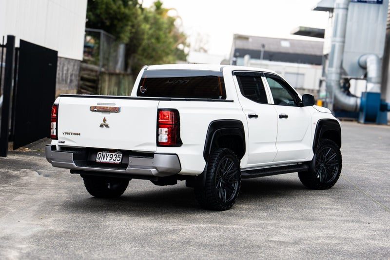 2024 Mitsubishi Triton GLX | 2.4L Turbo - LOW KMS!, photo 2