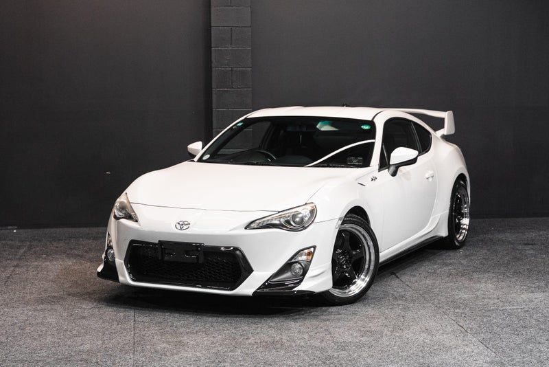 2013 Toyota 86GT | Body Kit + New Wheels!