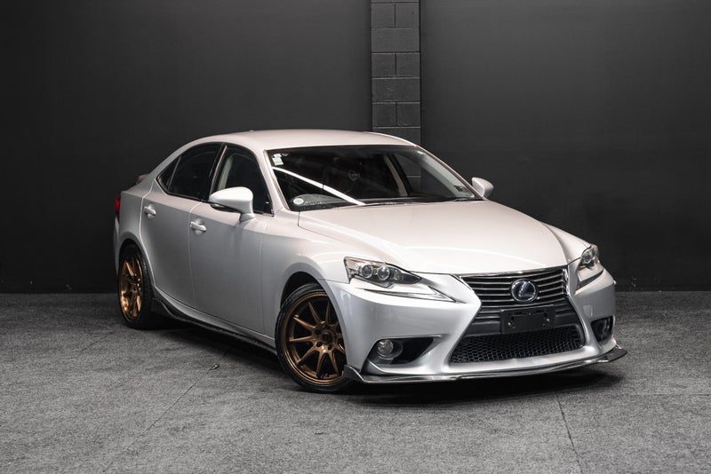 2013 Lexus IS 300h Version L - FRESH IMPORT!, photo 2