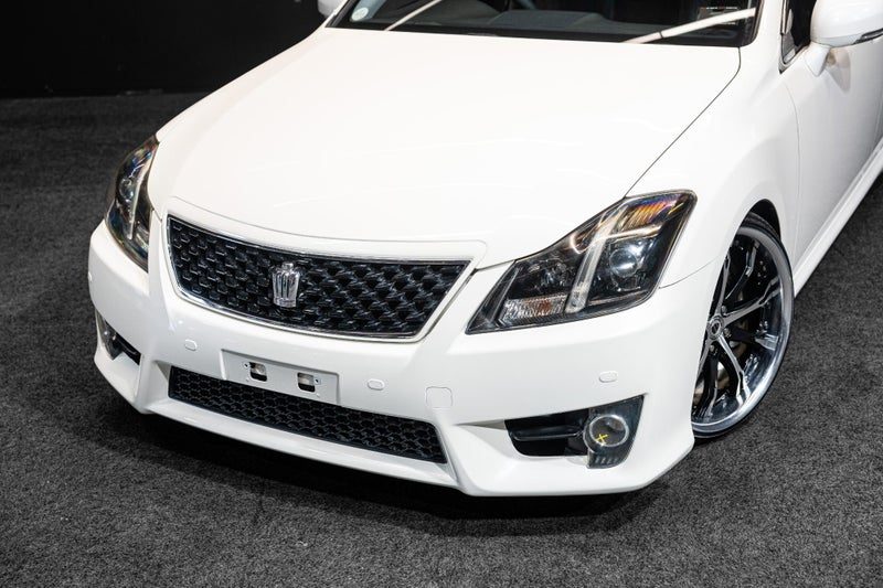 2013 Toyota Crown Certed on Adjusties!, photo 2