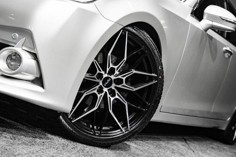 2013 Toyota Crown Athlete | HYBRID - FRESH IMPORT!, photo 2