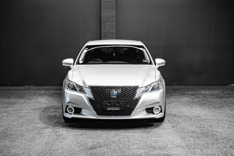 2013 Toyota Crown Athlete | HYBRID - FRESH IMPORT!, photo 3